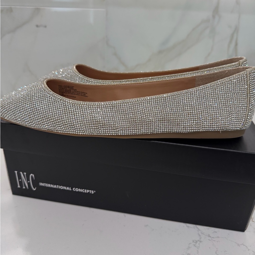NEW ✨INC International Concepts Women's Sparkling Silver and Gold Tone Flats
